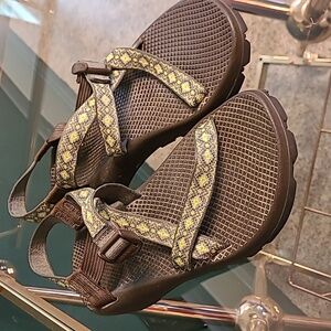 CHACO vibram green strap sandals